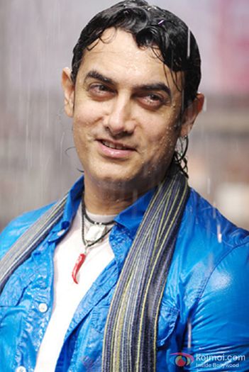 Aamir-Khan-Hot-Fanaa-Movie-Hot-Images-Stills-Gallery-Pictures-Photos