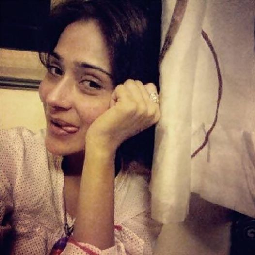 1 - sara khan25
