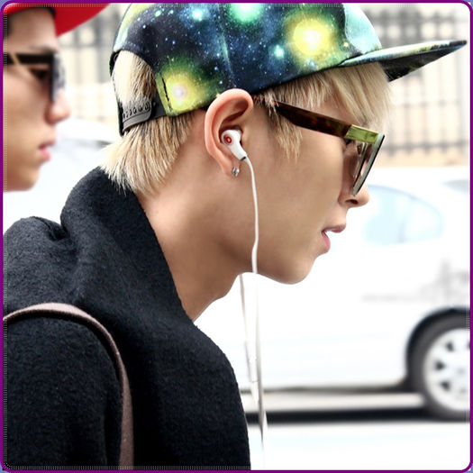 .&. ..Hmm? :|... Aaa..azi trebuia? :| Sorry..maine..(:|