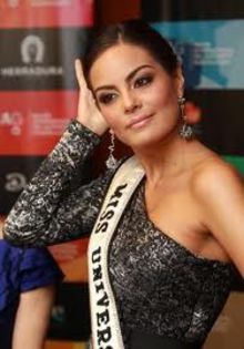 descărcare (40) - ximena navarrete