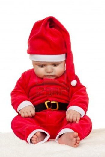 8362631-piccolo-bambino-vestito-da-babbo-natale-neonato-come-babbo-natale - IMAGINI CU BEBEI PENTRU CRACIUN-SUNT DRAGALASHI NU