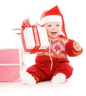 baby-christmas-gifts-224x- - IMAGINI CU BEBEI PENTRU CRACIUN-SUNT DRAGALASHI NU