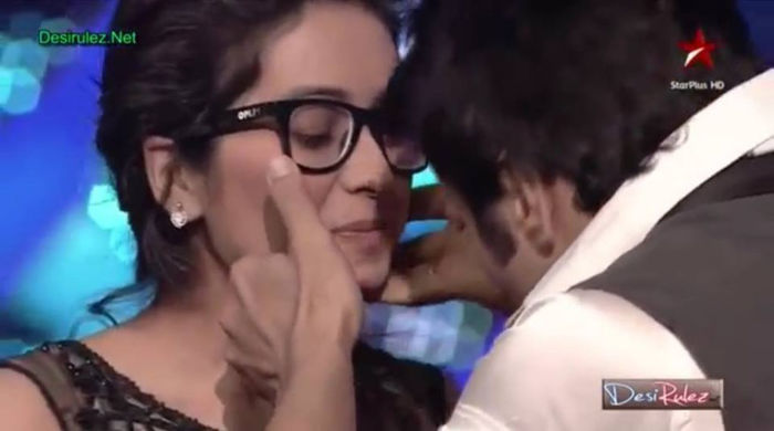 1461685_553476098060027_1088864605_n - 2-Asha si Rithvik dance accident