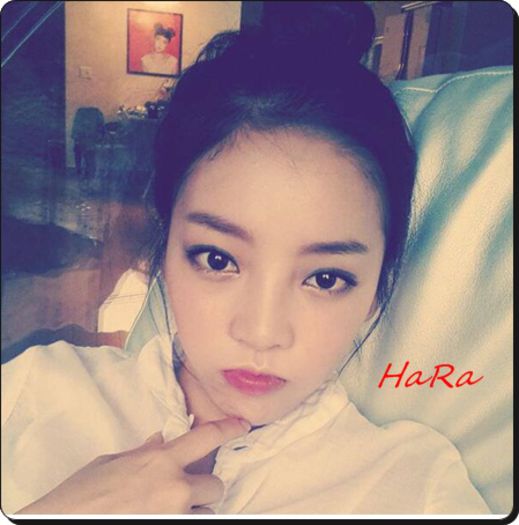 .x | se uita la GD ... apoi pune capu pe Luhan | cum te inecasi ? :))