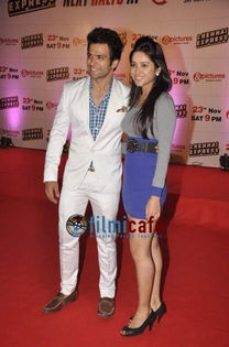 545983_597122590348582_2029119387_n - 2-Asha si Rithvik la chennai express