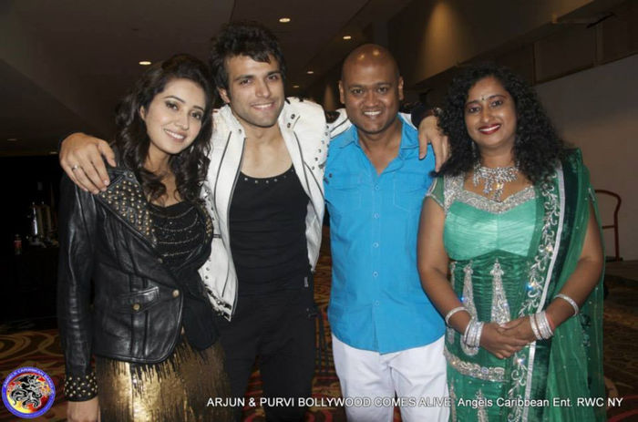 558619_569967979730710_1791803386_n - Rithvik poze noii