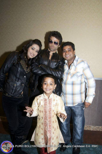 1234338_569962973064544_895338114_n