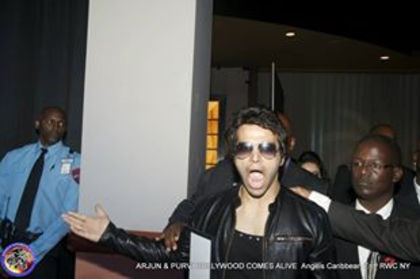 1238304_569963053064536_1497005698_n - Rithvik poze noii