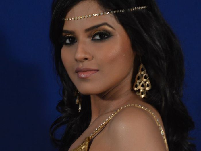 944293_652906968093414_287125933_n