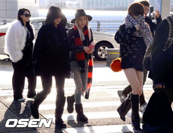 131120 2NE1 at Incheon Airport Going to Hongkong for MAMA 2013 131120 2NE1 at Incheon Airport Going to Hongkong for MAMA 2013