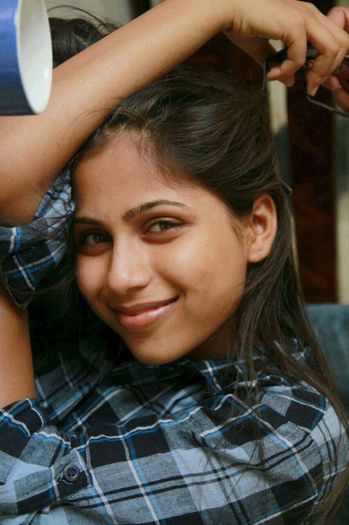 1426713_609707779086390_1588828679_n - vibha anand