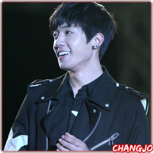 *- [inchide usa frigiderului] Mmm..noona? :-? :3.