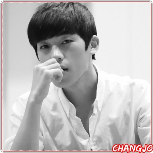 *- Ok..secret. ;)) Mmm? Ochii mei? :-? Cum sunt? ;;).