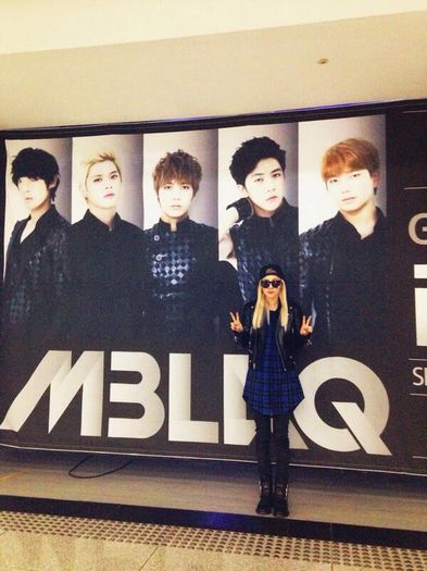 76 - 2NE1 10