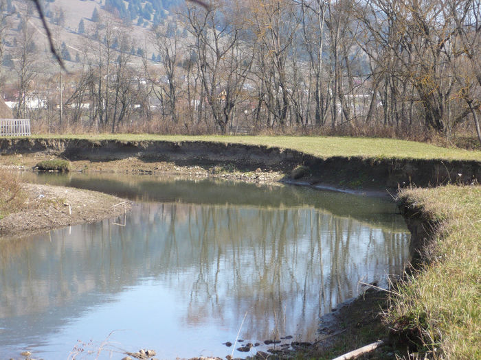 LOCURI DE PESCUIT; Raul Dorna un loc perfect de relaxare si pescuit,pastrav,lipan,clean,scobar etc.
