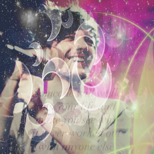 25 - 11 - 2013 - DAY 21 - Louis Tomlinson