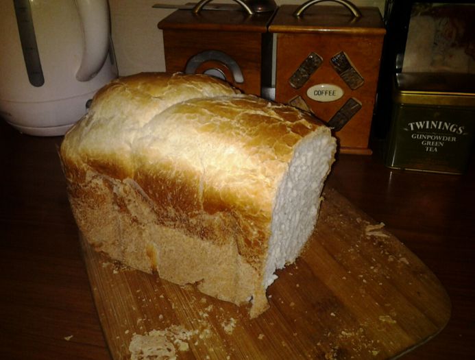 prima mea paine de casa:-):-) - paine de casa