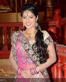 999459_596763500385966_453479896_n