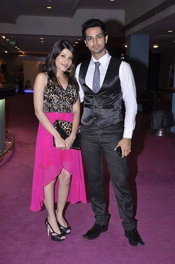 969844_597244383671211_1581034632_n