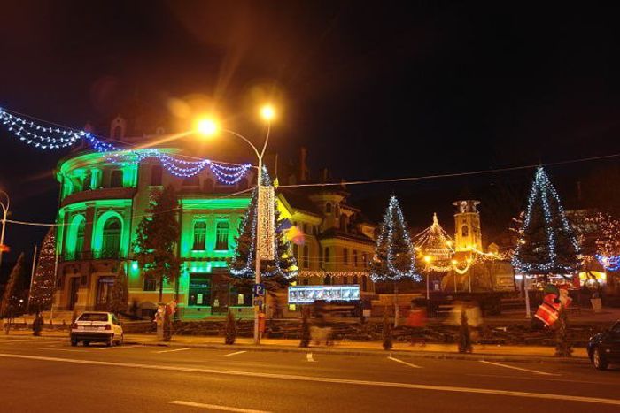 TEATRUL TINERETULUI DE SARBATORI