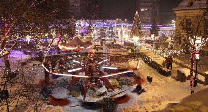 IN PARC DE SARBATORILE DE IARNA CEVA SUPERB