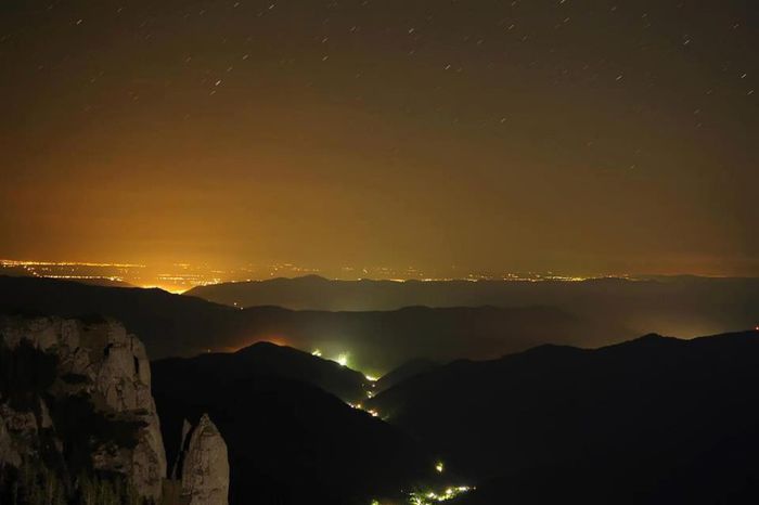 O IMAGINE SPLENDIDA IN ZARE BICAZUL SI MAI DEPARTE PIATRA NEAMT