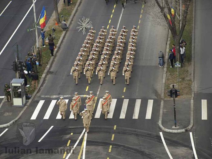 Scoala-de-Aplicatie-a-Fortelor-Navale-Parada-de-1-Decembrie-2012-Pz-1