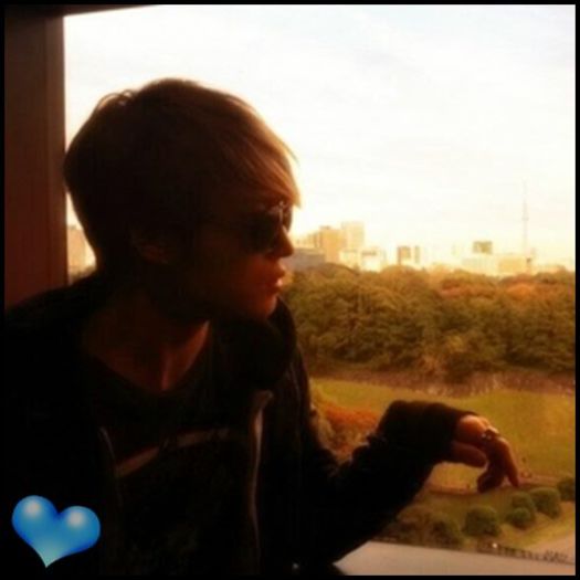`J` ..Aa.. :-? ..IU mai stam? (:| ..