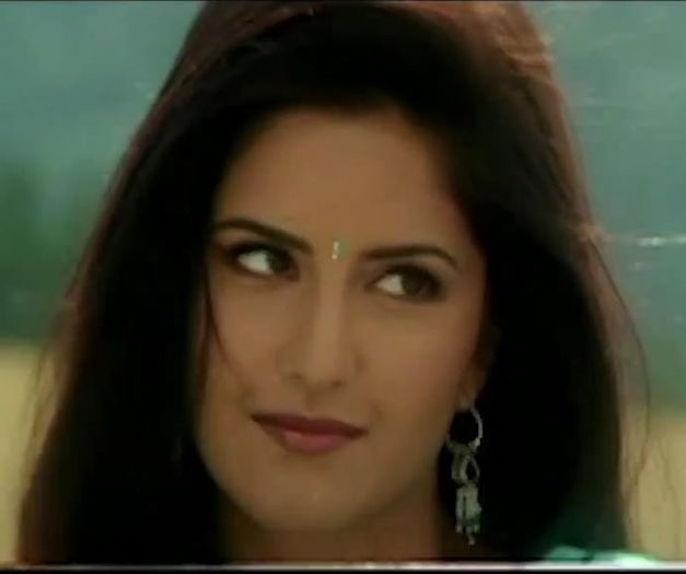 Asa. Haideti la masa acum.