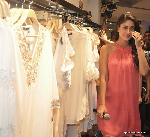 kareena-kapoor-photos-in-pink-dress-13