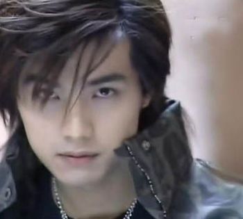 Mike He-28 decembrie 1989