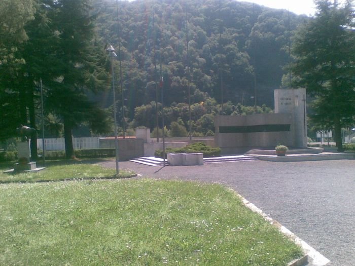 monumentul eroilor Gazanica - AA C AMINTIRI BERGAMO ITALIA 2011