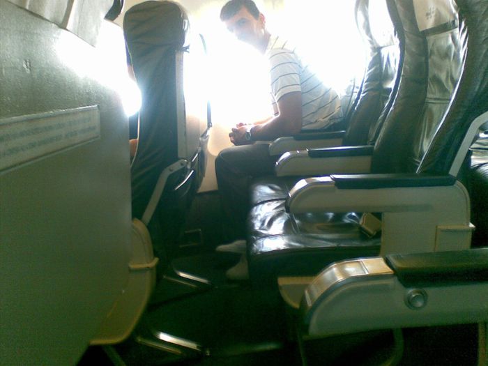 in avion cu colegul Gica