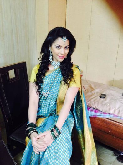 1377574_654147527962800_1284165855_n - Deepali Pansare