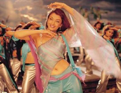 1451537_643498345712481_1551990289_n - aishwarya ray