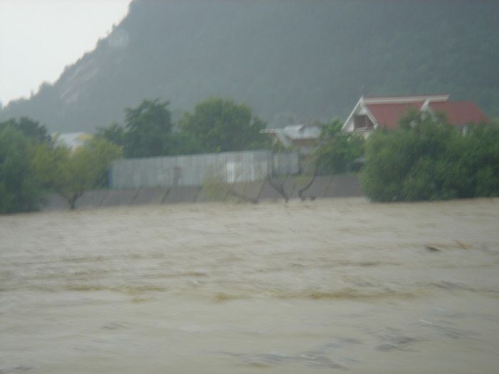 DSC00007 - Inundatii 2005 Onesti