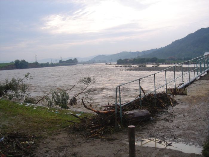 DSC00049 - Inundatii 2005 Onesti