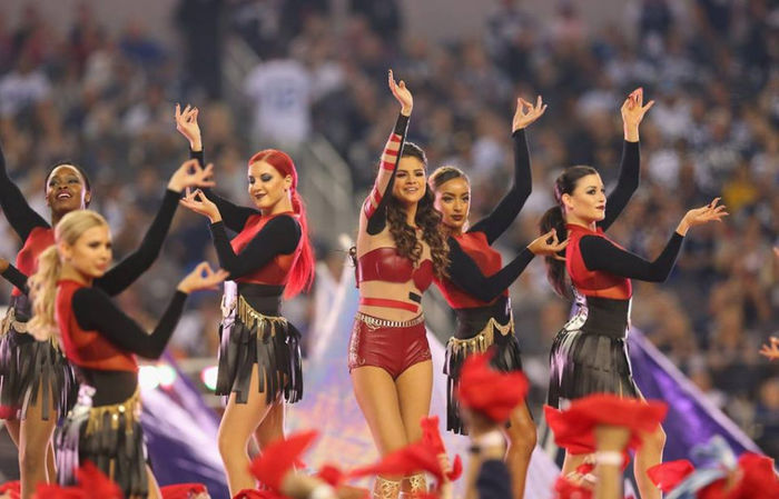 5 - Half-Time Performance--28 November 2013