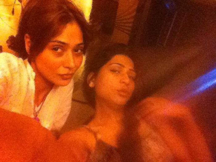 2 - sara khan25