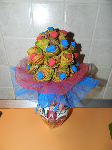 LUNI IL TRIMIT LA REDACTIA ZIARULUI... - CAND FRUNZA TOAMNEI PRINDE VIATA