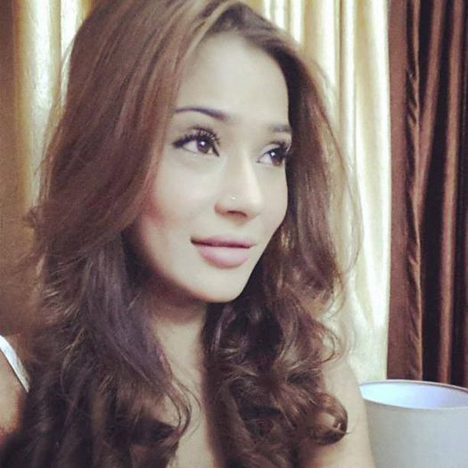  - Sara Khan 2013