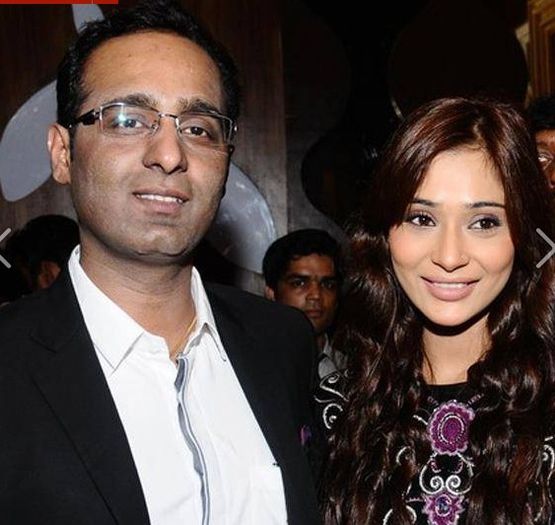 1 - sara khan25