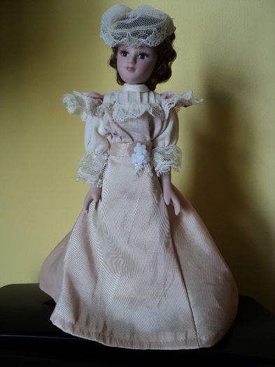 POZE 044 - PAPUSI DE PORTELAN