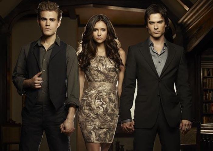 395150_117714118386303_783935291_n - The vampire diaries