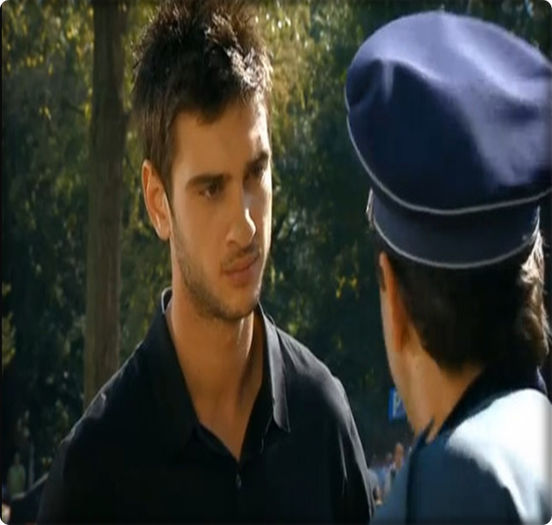 [ coboarăă repede, repede. ] E şi Ioana cu tine ? :)