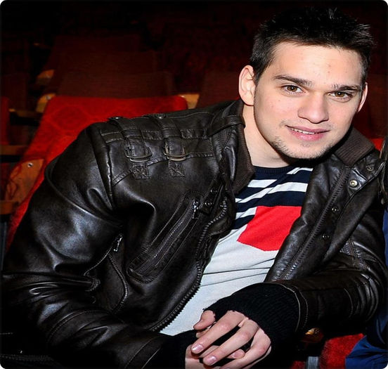 [ îi sufla în faţa. ] Şi ce ? Se supara cineva ? :)) ♥ - ANCA room -  knock __ x3