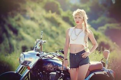 1393166_561420983924280_537179177_n