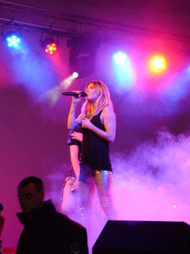 1454573_565979206812647_428733639_n