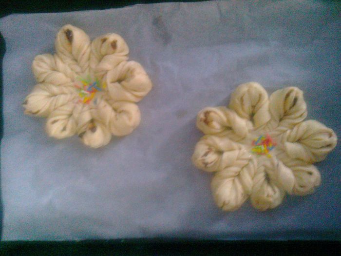 Floricele untoase cu gem de capsuni - 12 - Culinar 2