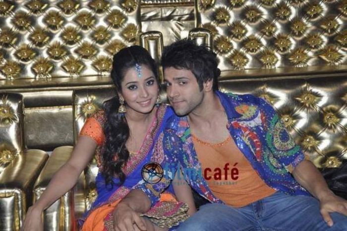 16 - Asha Negi 5